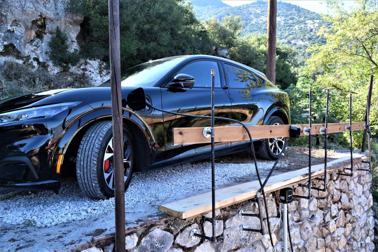 Μικρή Πέτρινη Μεζονέτα 2 Βίλα Λιλαία Εξωτερικό φωτογραφία